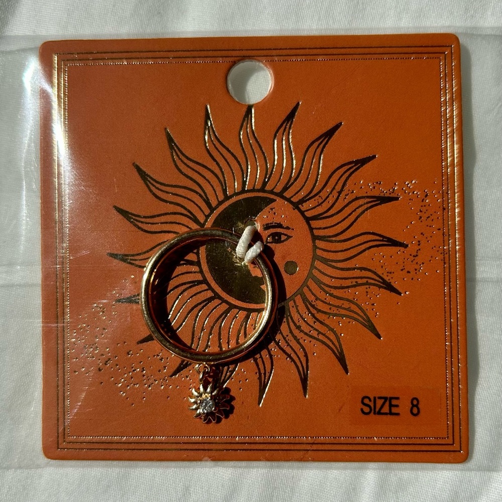 NWT Francesca’s Collection Sun Charm Carded Ring